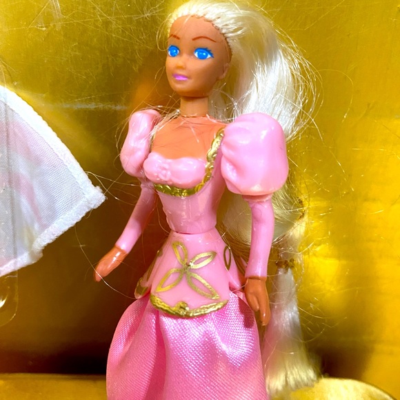 BARBIE VTG 1997 MCDONALD’S HAPPY MEAL TOY BUNDLE OF 2 HAIR YOU CAN BRUSH - Picture 2 of 12